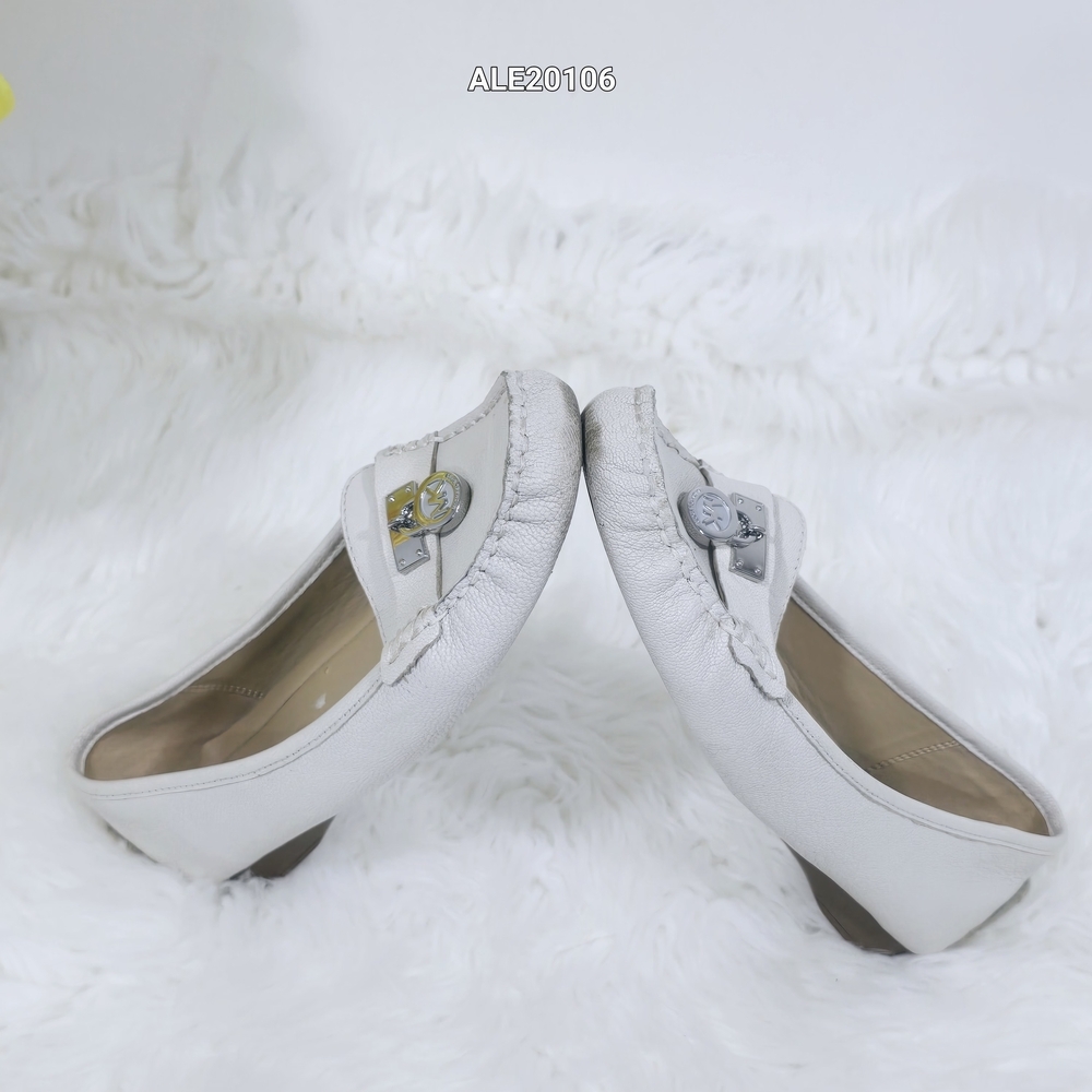 Michael Kors Mocassines Hamilton Cream whith Logo MK Size 8.5M - Picture 13 of 13